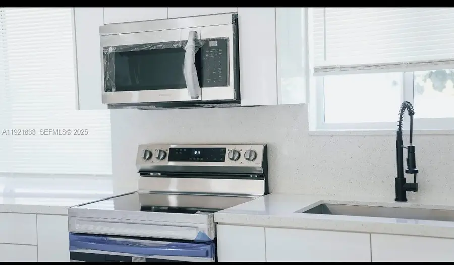 973 NW 8th St, Homestead, FL 33030 - Image #3