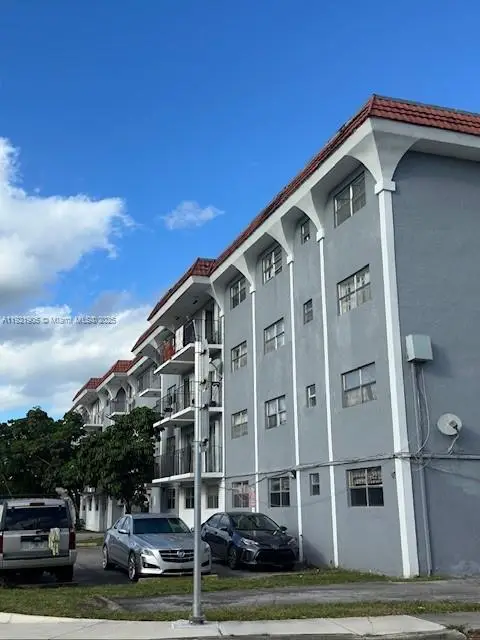 13725 NE 6th Ave #209, North Miami, FL 33161 - Image #2