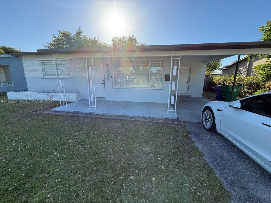 2340 Jamaica Dr, Miramar, FL 33023 - Image #2