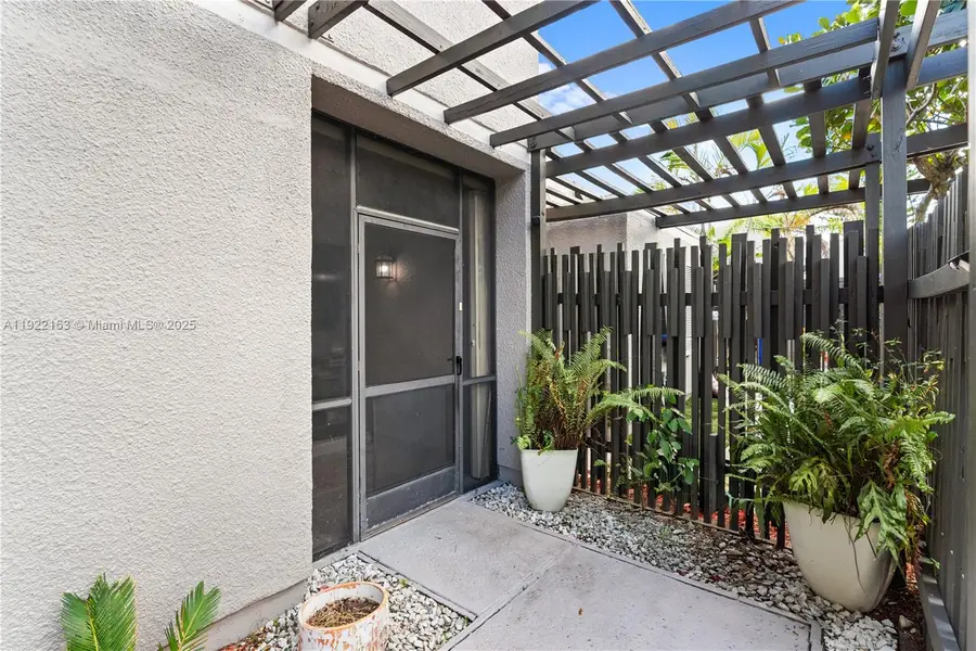 Address Withheld By Seller, Pembroke Pines, FL 33026 - Image #3