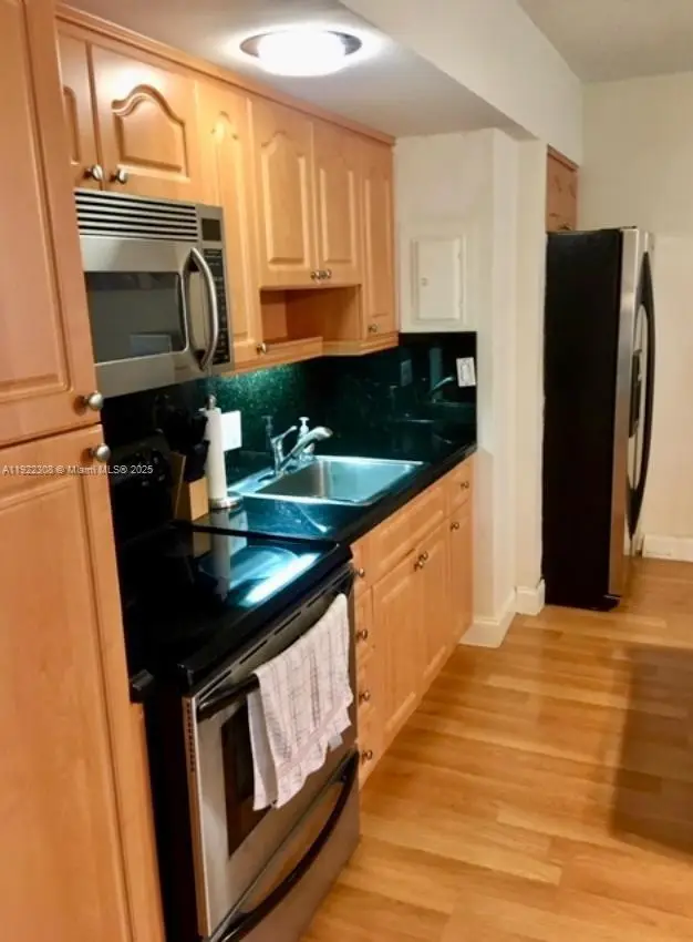 900 Bay Dr #513, Miami Beach, FL 33141 - Image #2