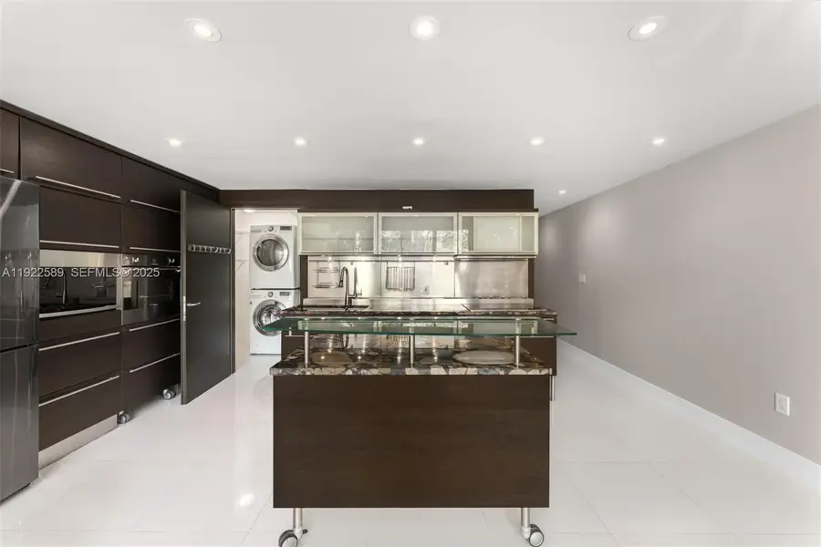 6000 Collins Ave #330, Miami Beach, FL 33140 - Image #3