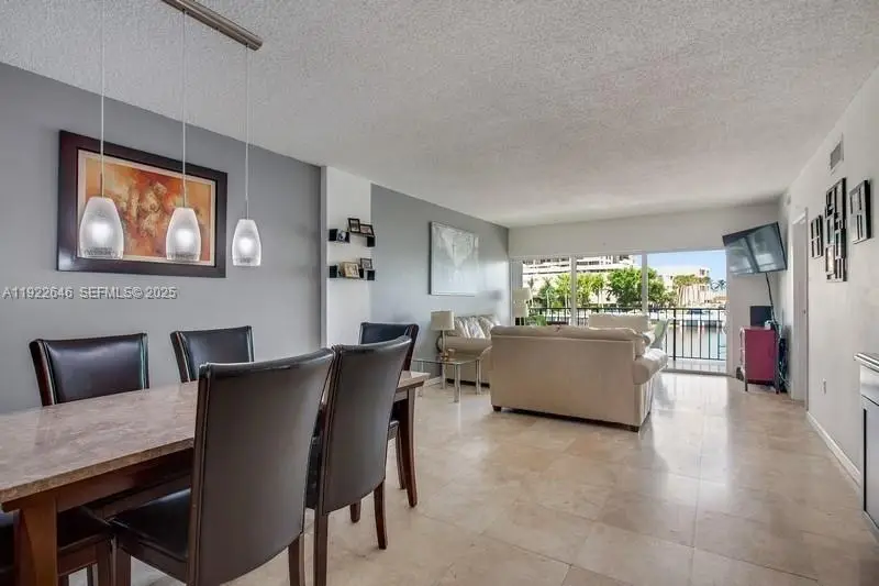 2455 Flamingo Dr #201, Miami Beach, FL 33140 - Image #2