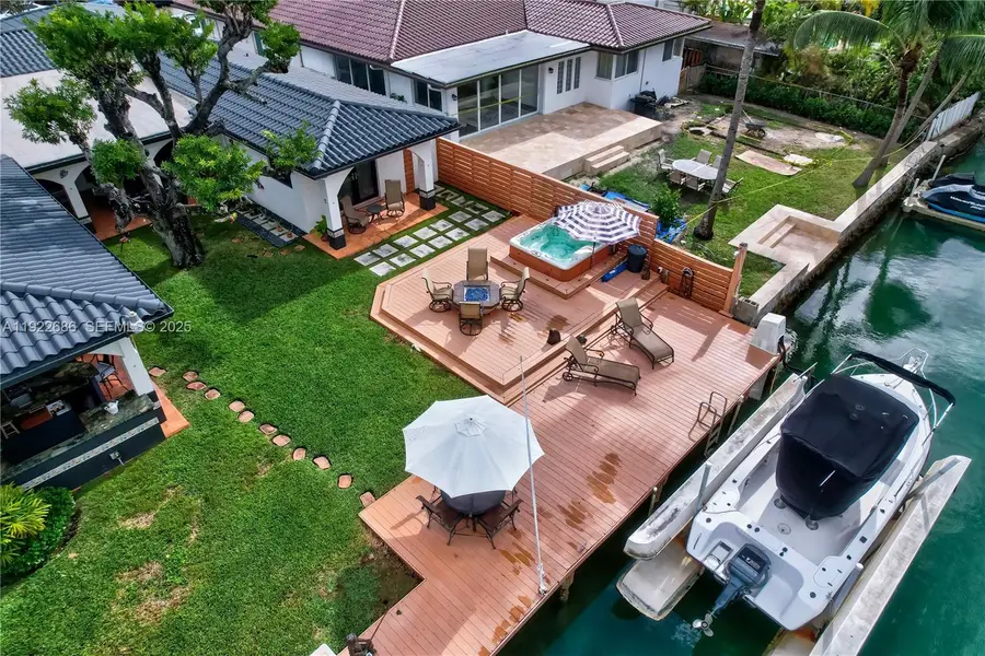 7724 Hawthorne Ave, Miami Beach, FL 33141 - Image #3