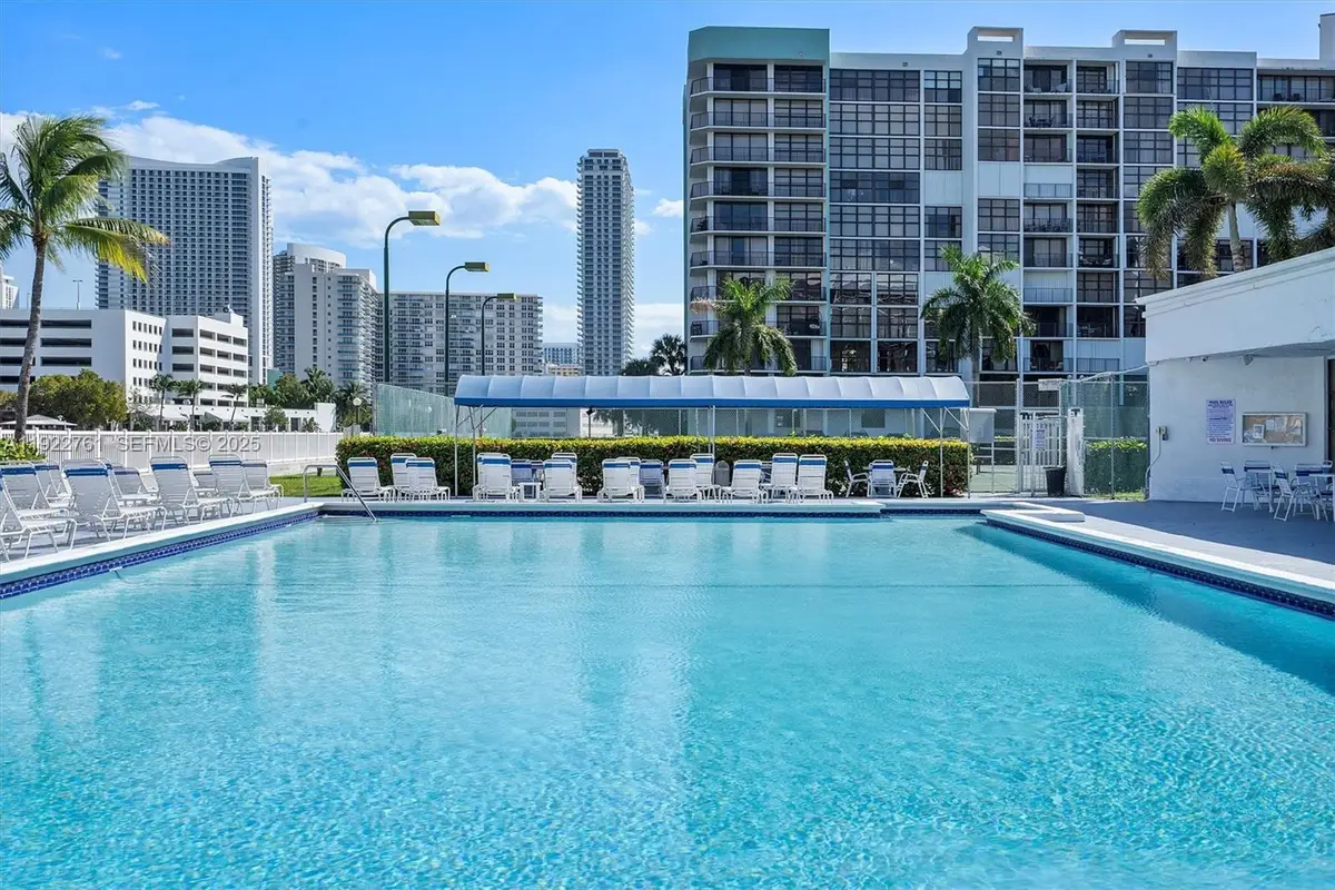 600 Parkview Dr #831, Hallandale Beach, FL 33009 - Image #1