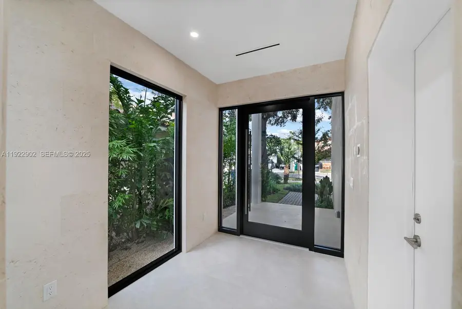 2610 SW 17th St, Miami, FL 33145 - Image #3