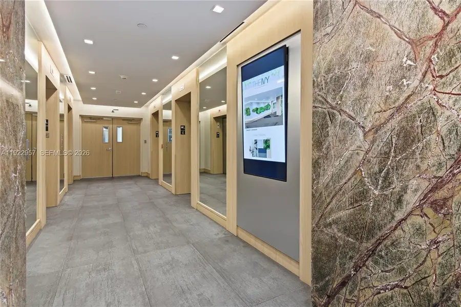 90 SW 3rd St #2408, Miami, FL 33130 - Image #3