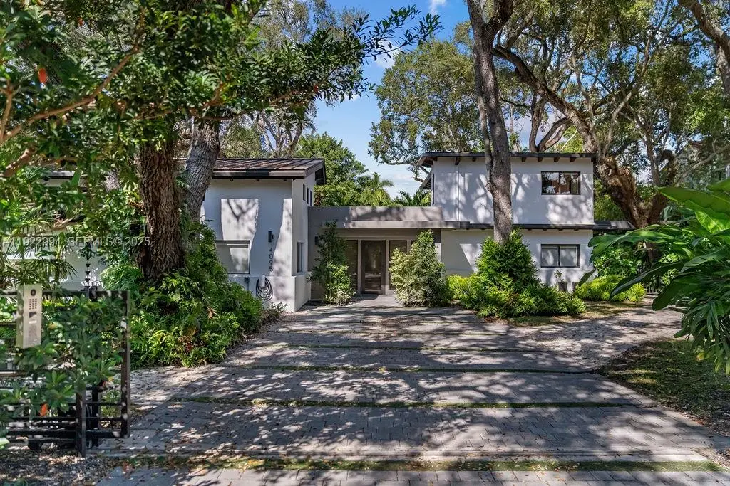 4095 Battersea Rd, Miami, FL 33133 - Image #1