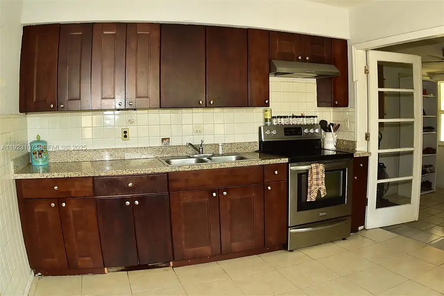 2812 Wiley St, Hollywood, FL 33020 - Image #3