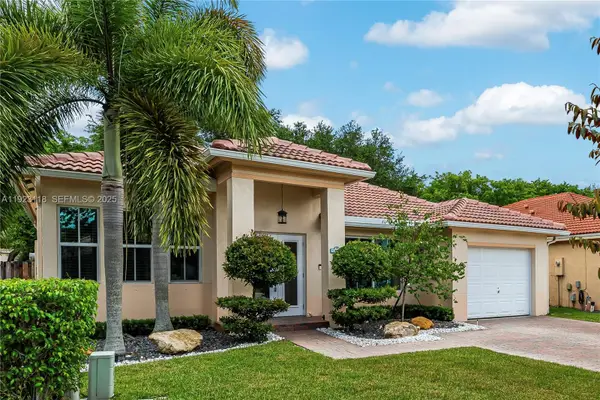 13946 S Cypress Cove Cir, Davie, FL 33325