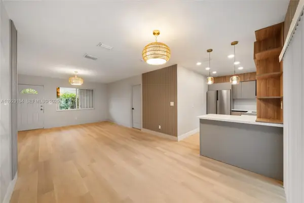 2350 NW 56th St, Miami, FL 33142