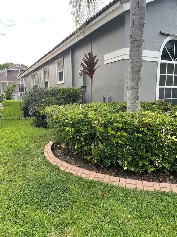 1018 NW 116th Ave, Coral Springs, FL 33071 - Image #2