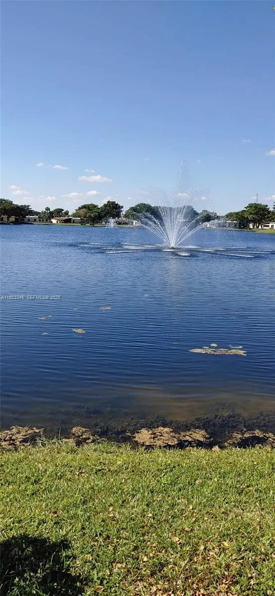 351 Cambridge Rd #107, Hollywood, FL 33024 - Image #2