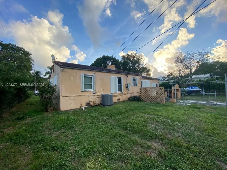 37 NE 110th St, Miami Shores, FL 33161 - Image #2
