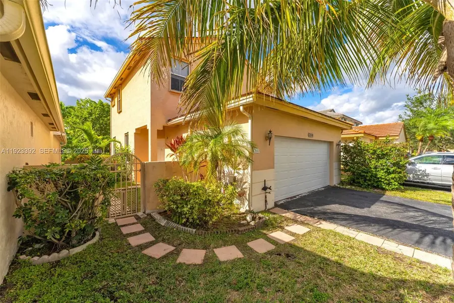 2110 NW 190th Ave, Pembroke Pines, FL 33029 - Image #3