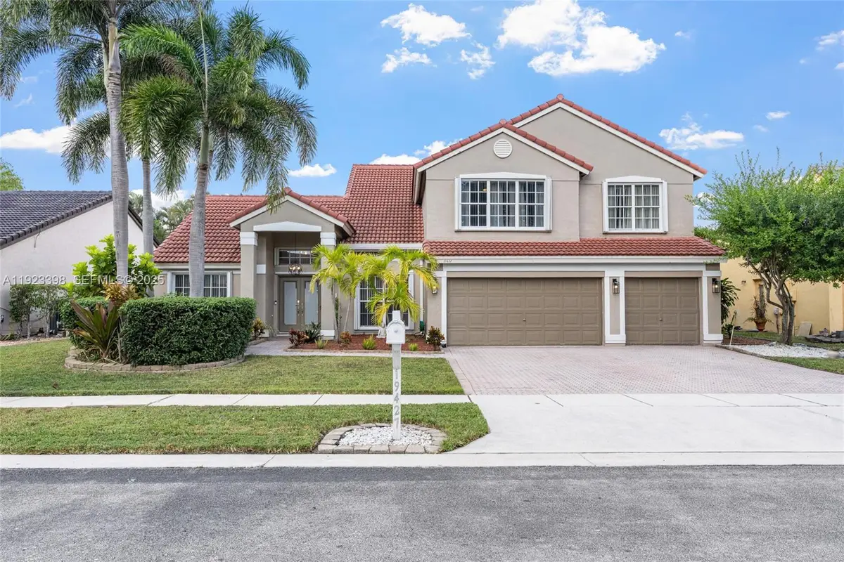 19427 NW 13th St, Pembroke Pines, FL 33029 - Image #1