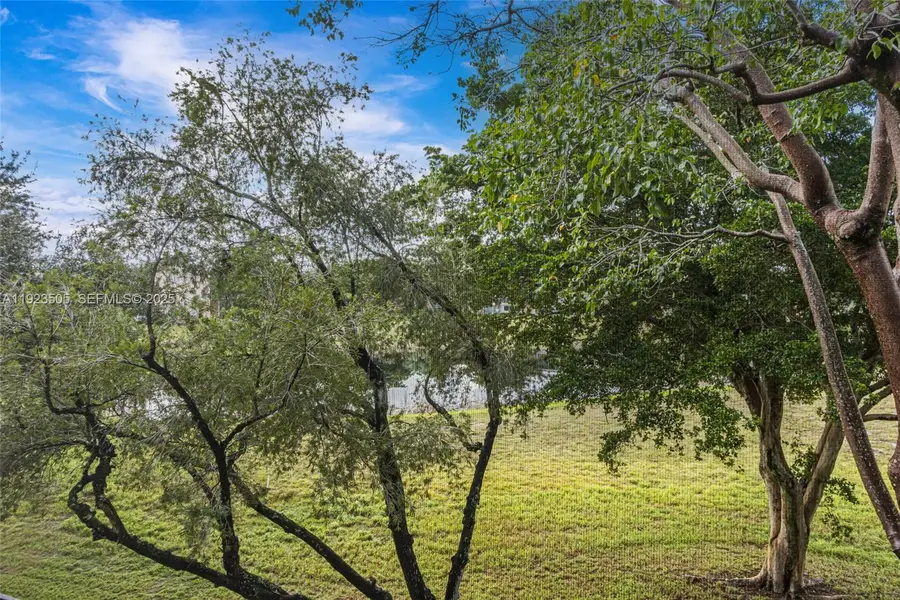 7300 Lake Cir Dr #303, Margate, FL 33063 - Image #2