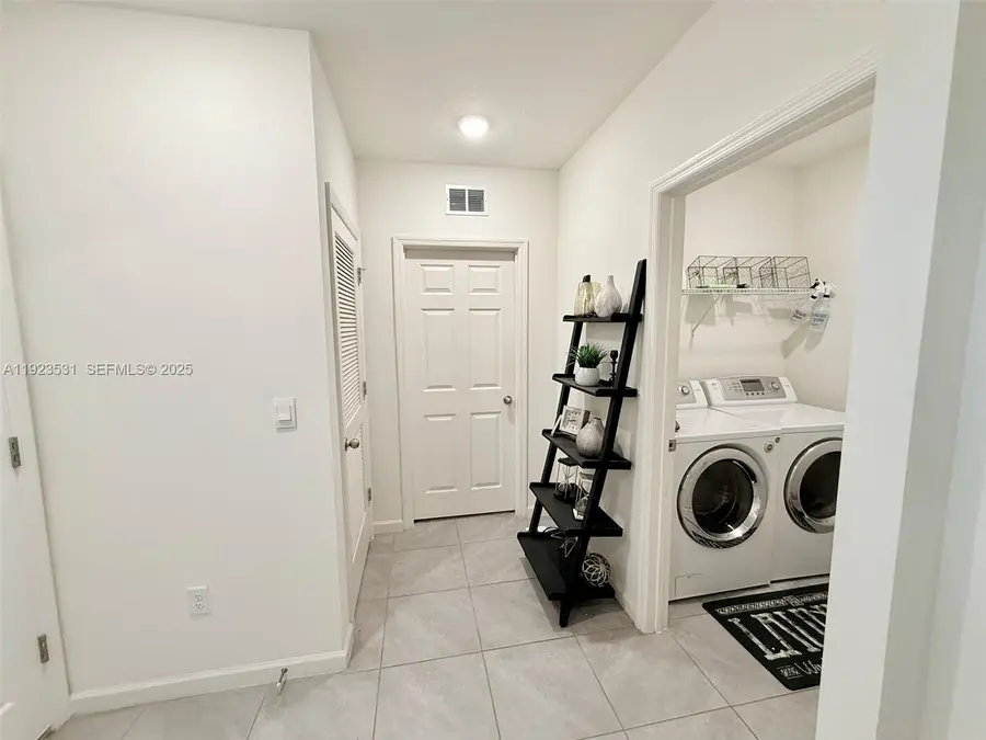 517 SW Lacroix Ave, Port Saint Lucie, FL 34953 - Image #3