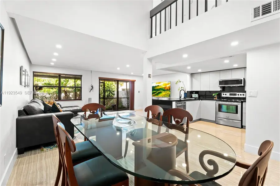 2528 N 38 Ave #D-32, Hollywood, FL 33021 - Image #3