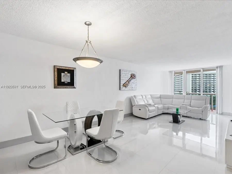 19370 E Collins Ave #625, Sunny Isles Beach, FL 33160 - Image #2