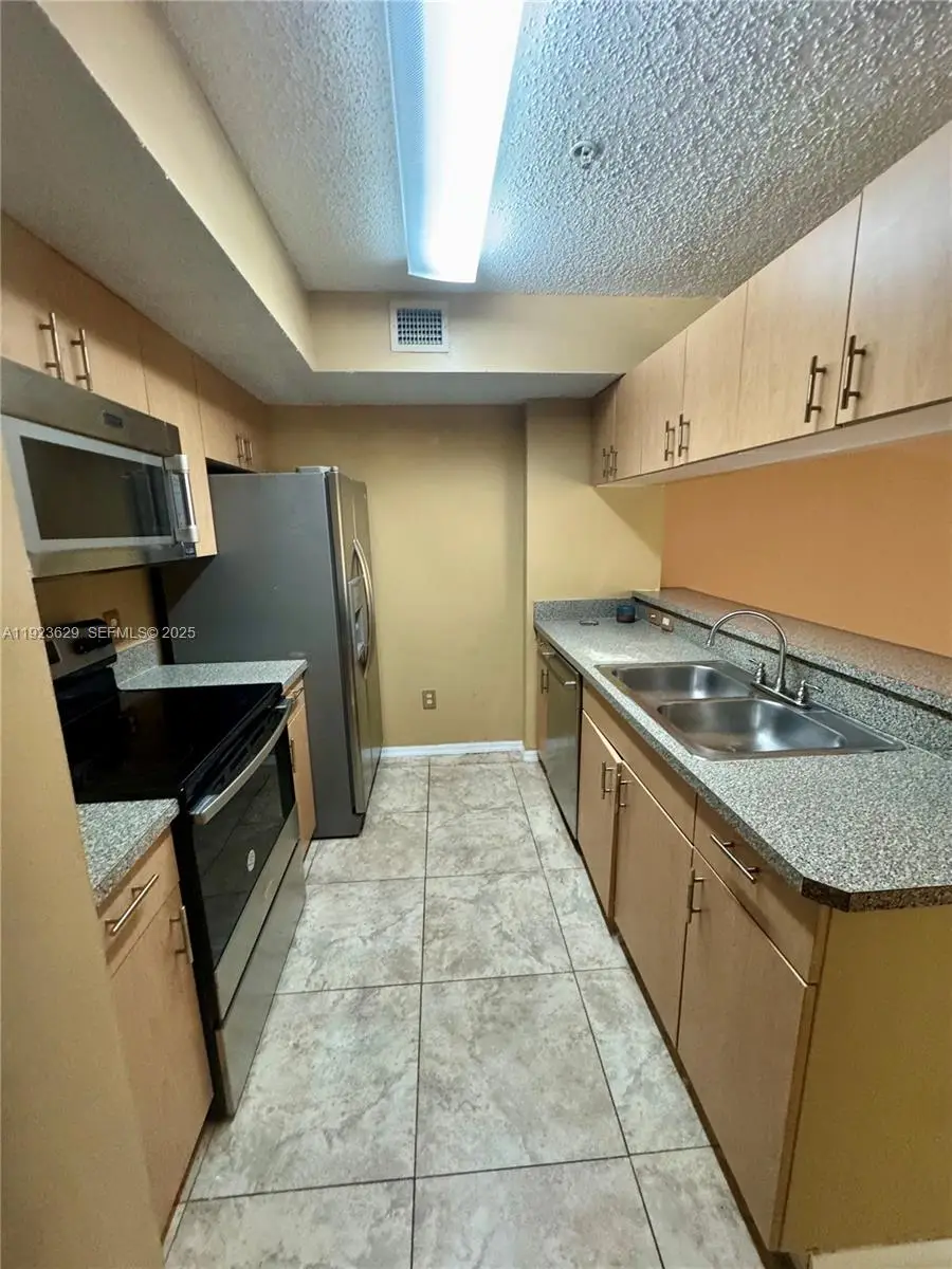 450 S Park Rd #5-307, Hollywood, FL 33021 - Image #2