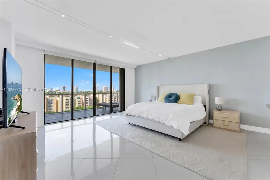 19500 Turnberry Way #7D, Aventura, FL 33180 - Image #2