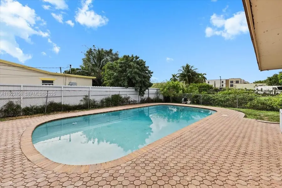 1541 NW 63rd Ave, Sunrise, FL 33313 - Image #3