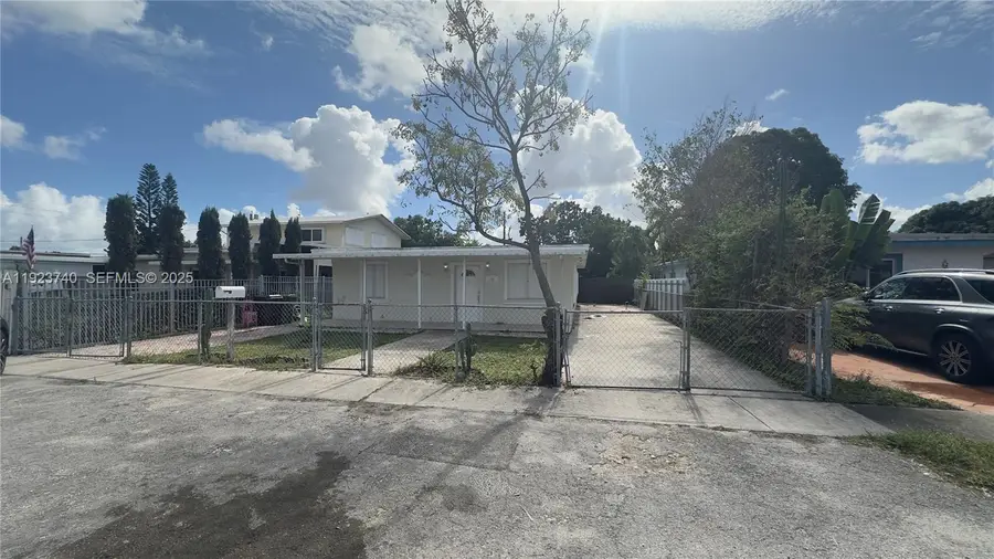 580 E 47th St, Hialeah, FL 33013 - Image #2