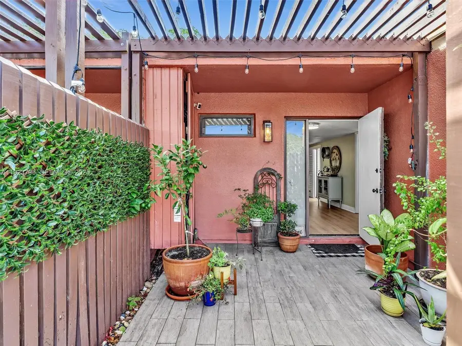 1489 Fairway Rd, Pembroke Pines, FL 33026 - Image #3