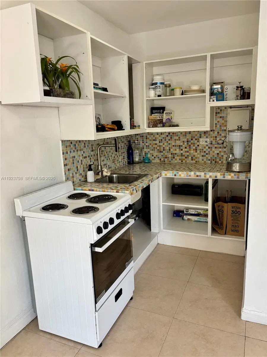 325 Fernwood Rd #5, Key Biscayne, FL 33149 - Image #2