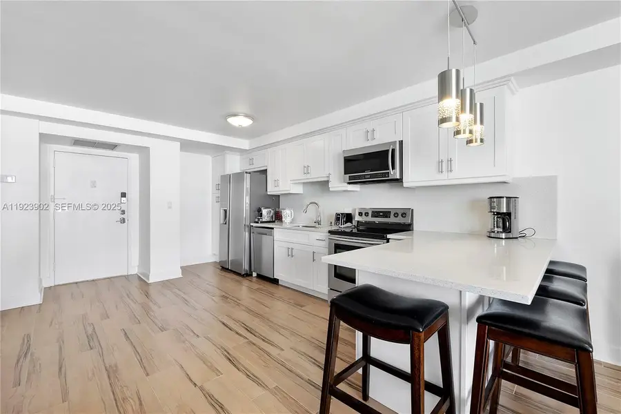 1800 Collins Ave #11B, Miami Beach, FL 33139 - Image #2