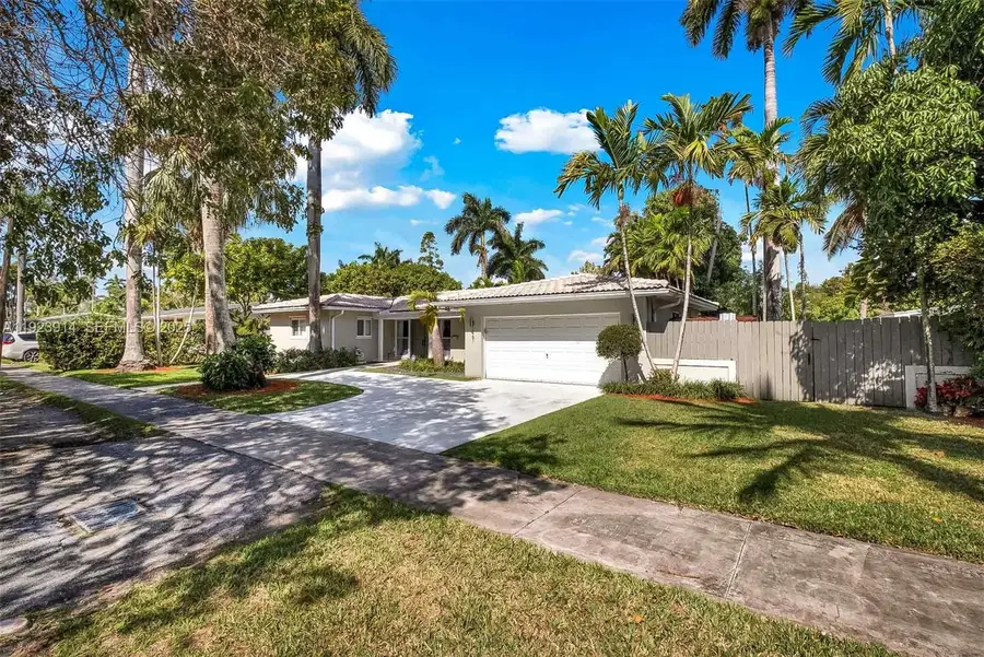 461 NE 115th St, Miami, FL 33161 - Image #2