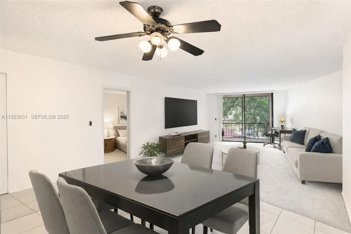 3800 N Hills Dr #206, Hollywood, FL 33021 - Image #1