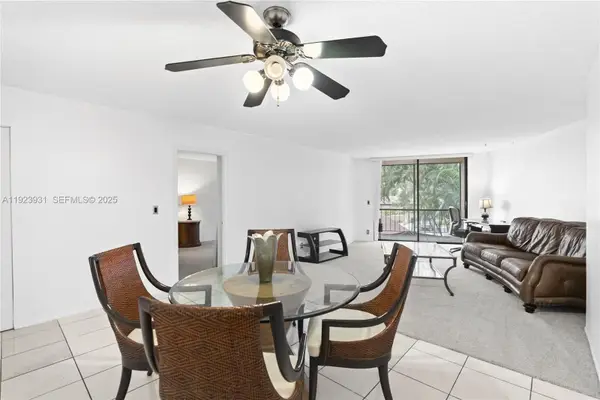 3800 N Hills Dr #206, Hollywood, FL 33021