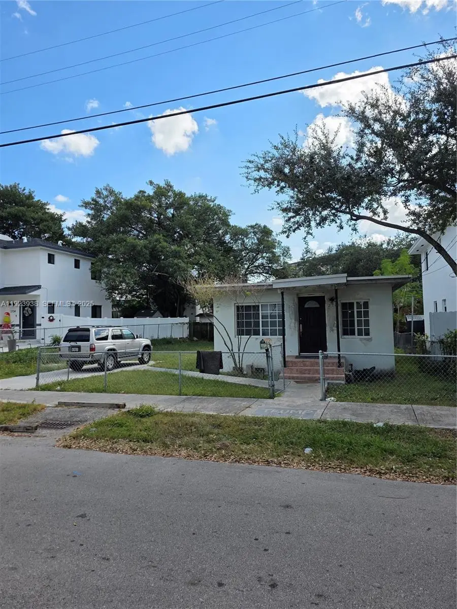 2740 NW 44th St, Miami, FL 33142 - Image #2