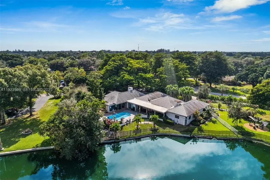 11155 SW 40th St, Davie, FL 33328 - Image #3