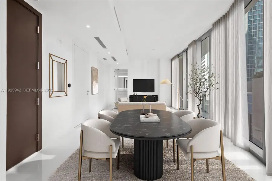 300 Biscayne Boulevard Way #1106E, Miami, FL 33131 - Image #2