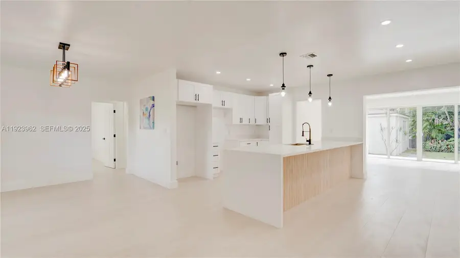 1230 NE 133rd St, North Miami, FL 33161 - Image #3