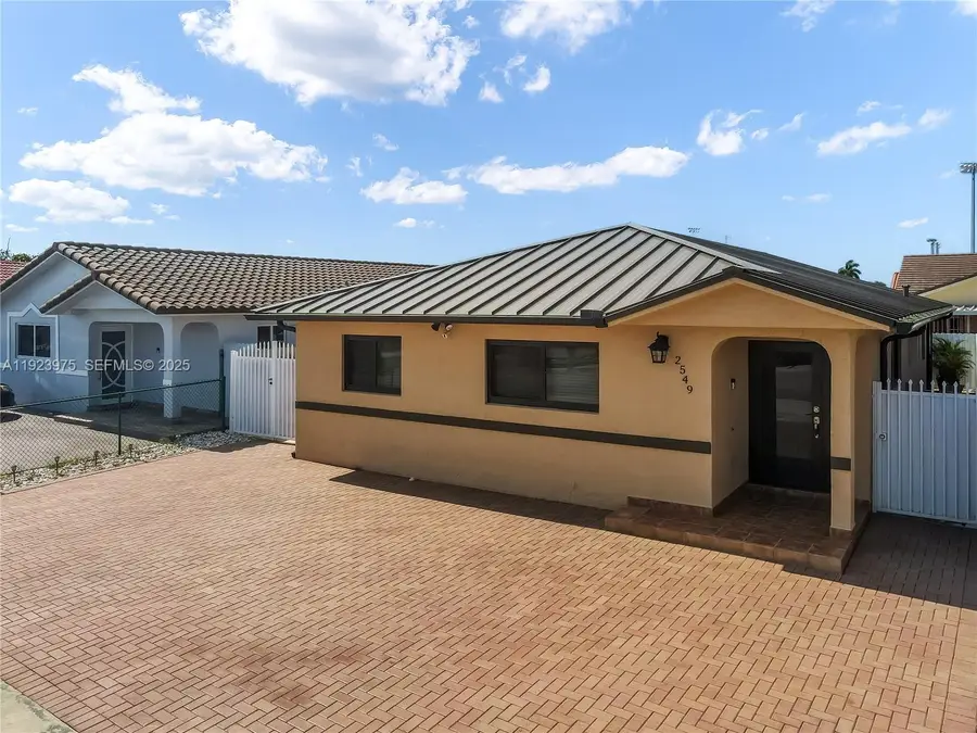 2549 W 72nd Pl, Hialeah, FL 33016 - Image #2