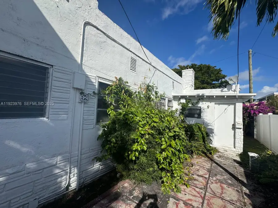 1828 Plunkett St, Hollywood, FL 33020 - Image #2