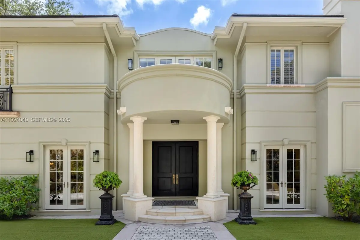 3460 S Moorings Way, Miami, FL 33133 - Image #1