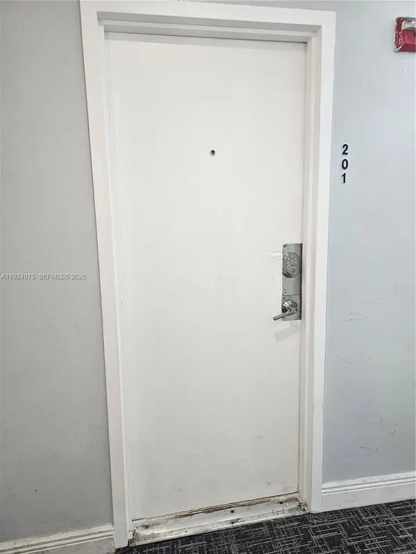 750 Collins Ave #201, Miami Beach, FL 33139