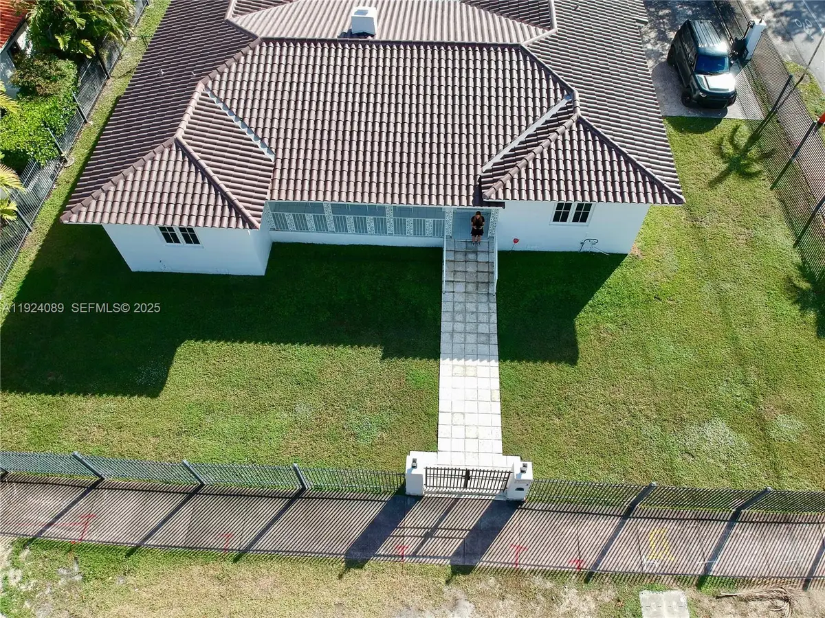 1558 Sevilla Ave, Coral Gables, FL 33134 - Image #1