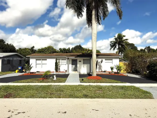4411 NW 34th St, Lauderdale Lakes, FL 33319