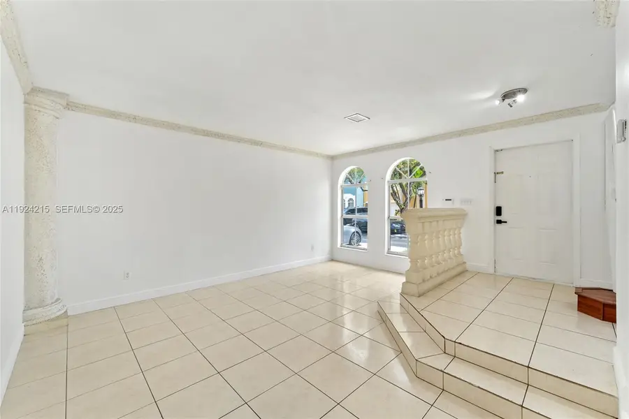 10819 NW 51st Ln, Doral, FL 33178 - Image #2