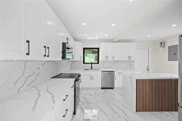 3850 NW 188th St, Miami Gardens, FL 33055