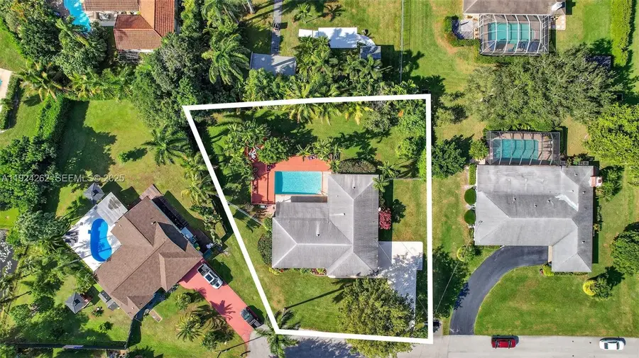 431 Vicksburg Ter, Plantation, FL 33325 - Image #3