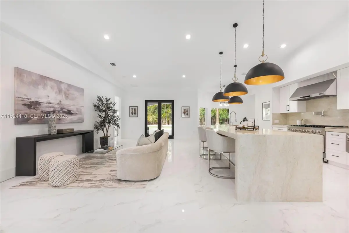 6845 SW 52nd St, Miami, FL 33155 - Image #1