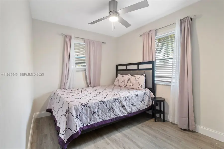 724 SW 4th Ct, Hallandale Beach, FL 33009 - Image #3