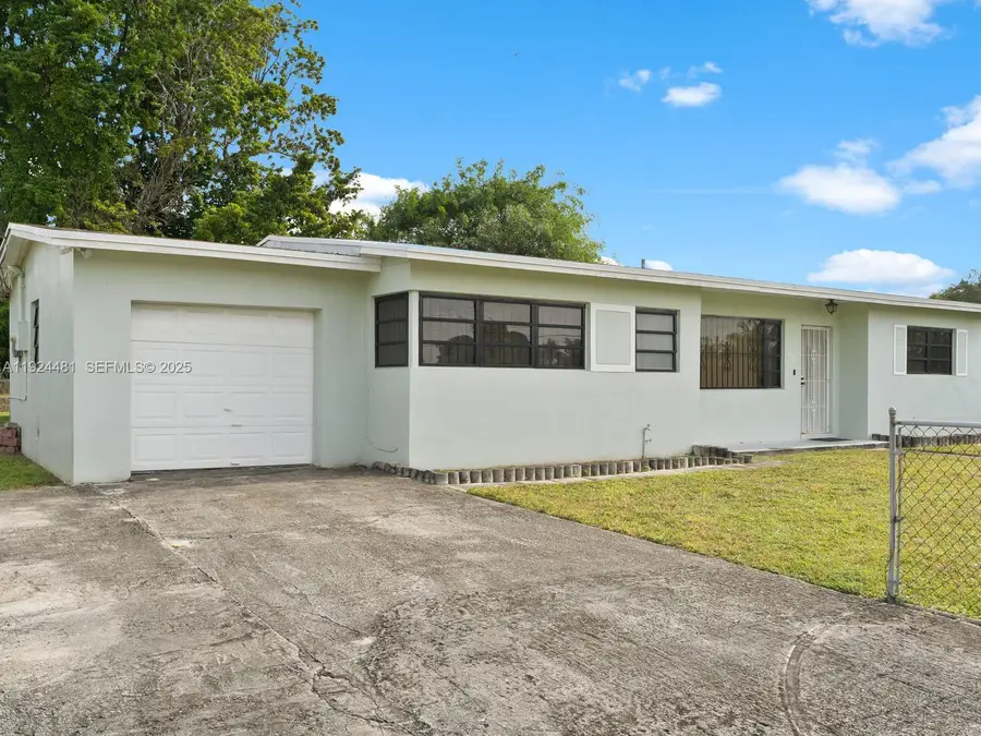 19621 NW 39th Ct, Miami Gardens, FL 33055 - Image #3
